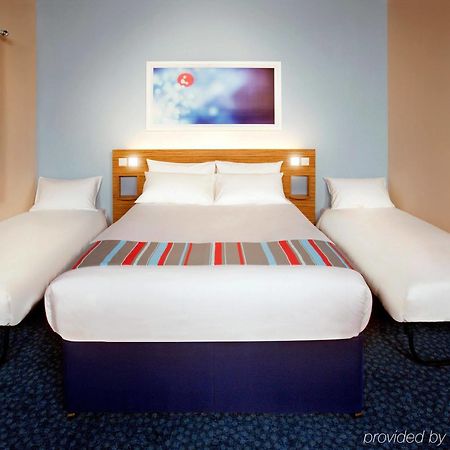 Travelodge Battersea London Exterior foto